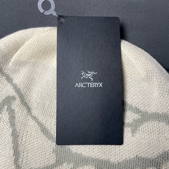 NWT Arc'teryx Beanie - Picture 3 of 5